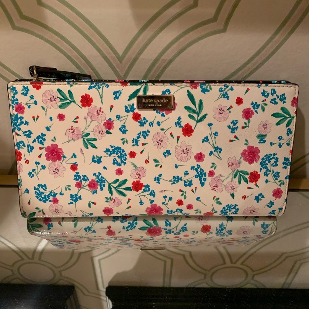Kate Spade floral wallet